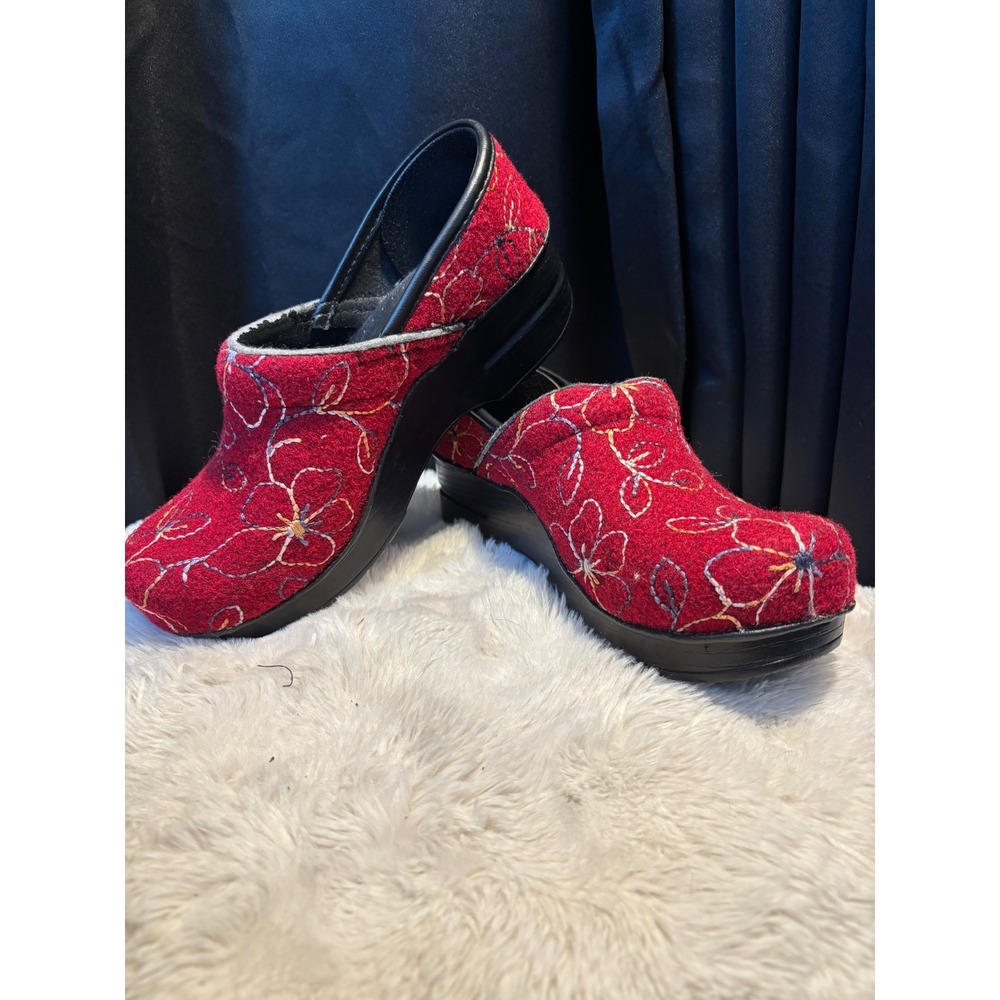 Dansko Professional Red Boiled Wool Floral Embroidered Clogs Shoes 37
